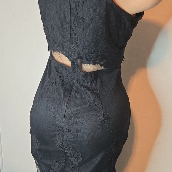 Missguided+ Black Lace Maxi Dress - Picture 6 of 15